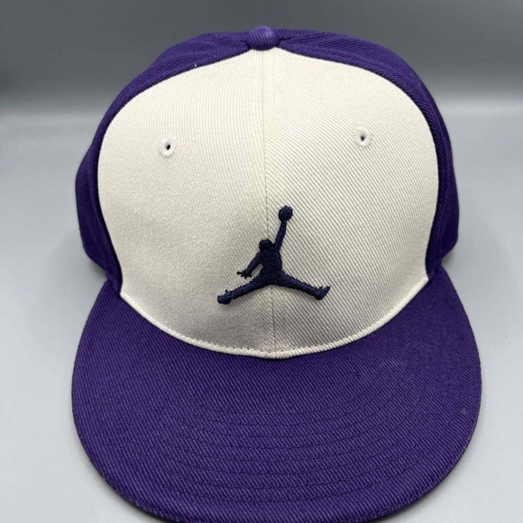 Air Jordan Hat Men 7 1/4 White Purple Embroidered Logo Jumpman Fitted Cap